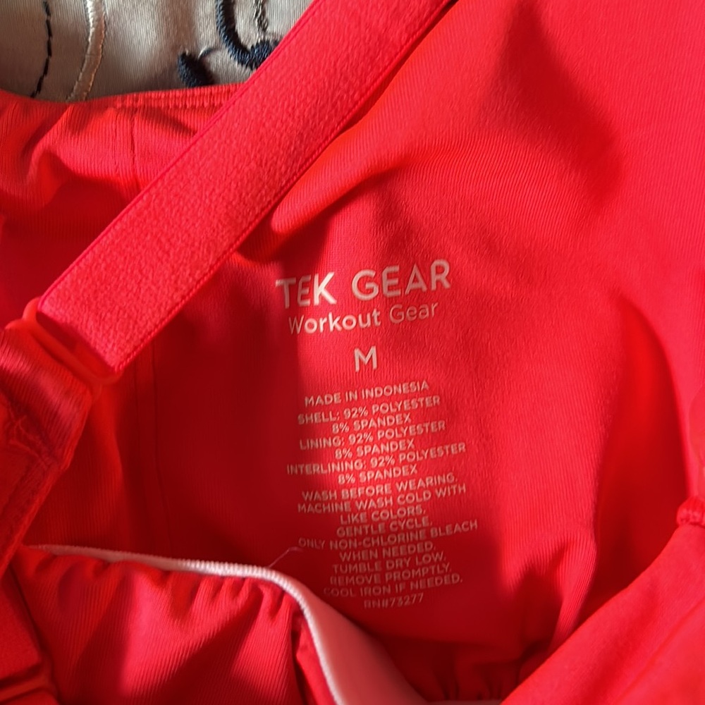 Workout top - Picture 3 of 4